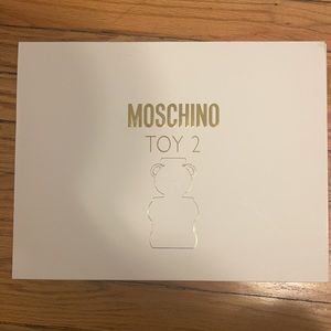 Moschino toy 2 box